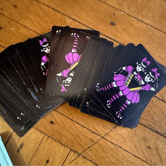 Deck of playing cards - Picture 3 of 3